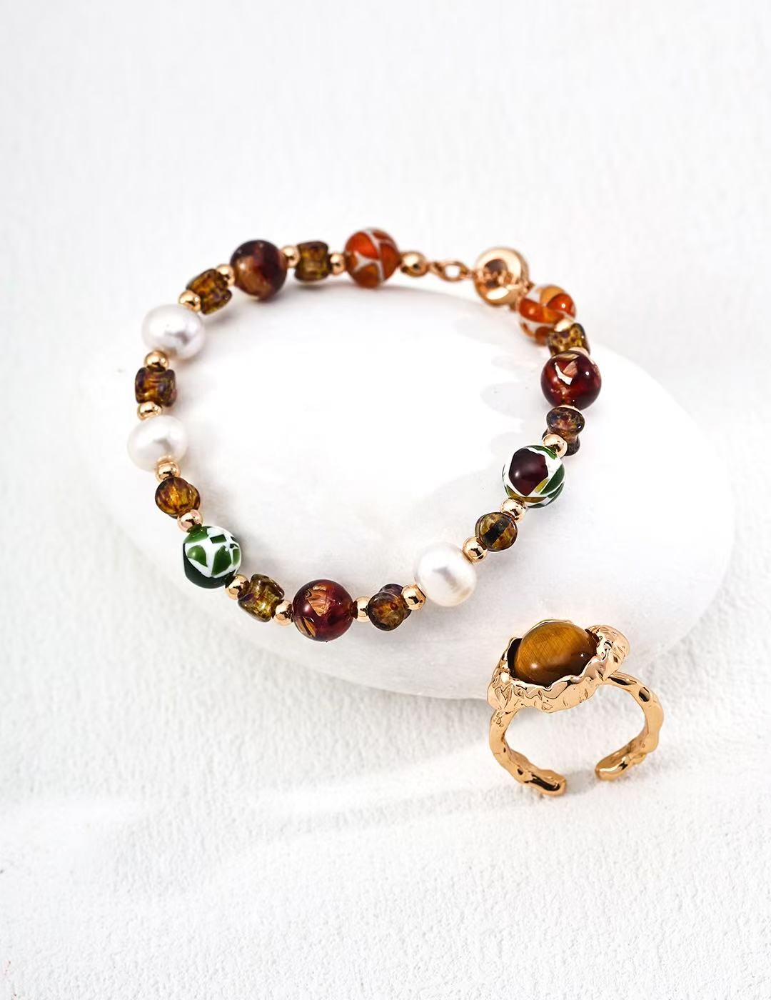 Natural Pearl Iridescent Glass Shell Bracelet