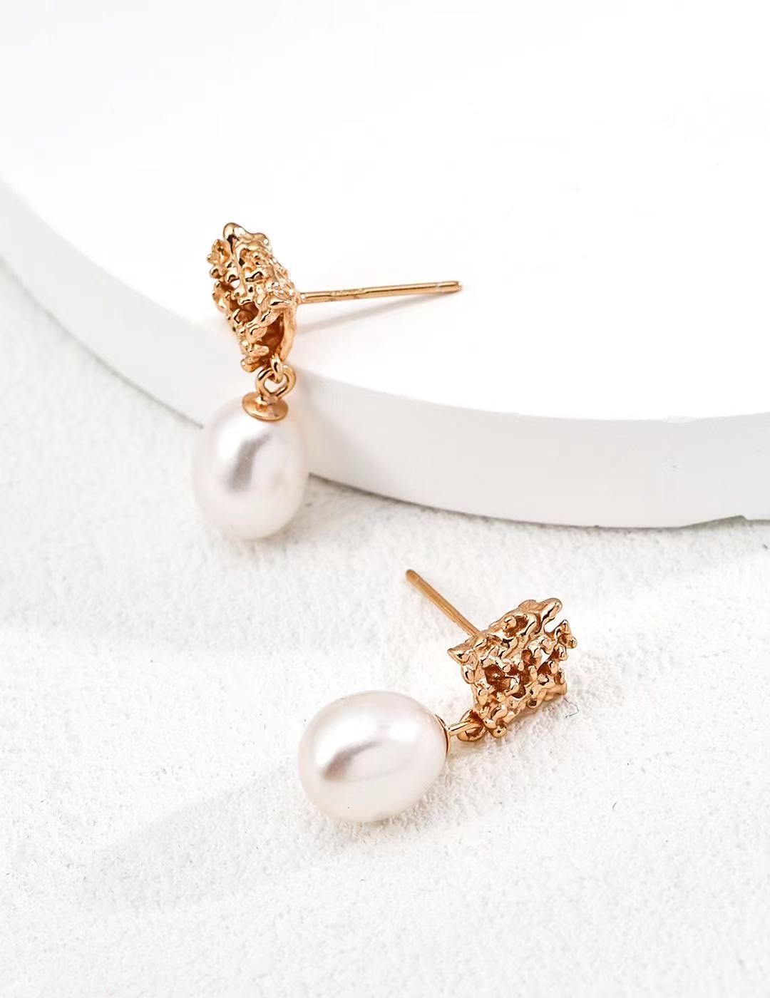 Dangling Pearl Drop Earrings